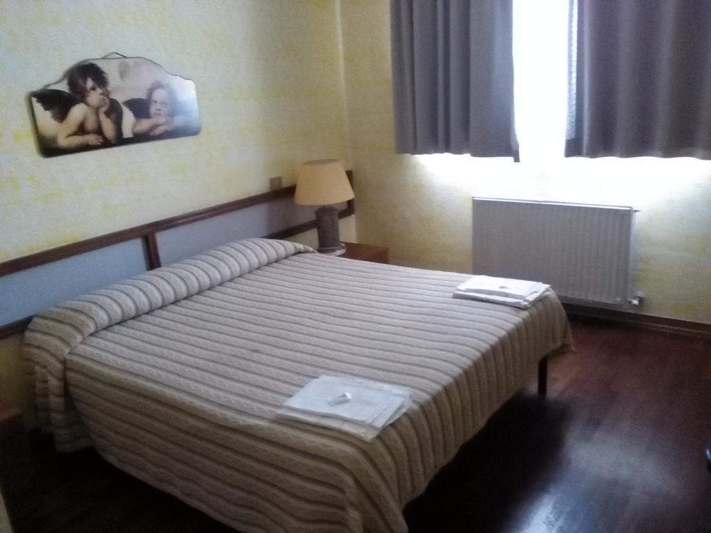Hotel Cristallo Assergi Pokój zdjęcie
