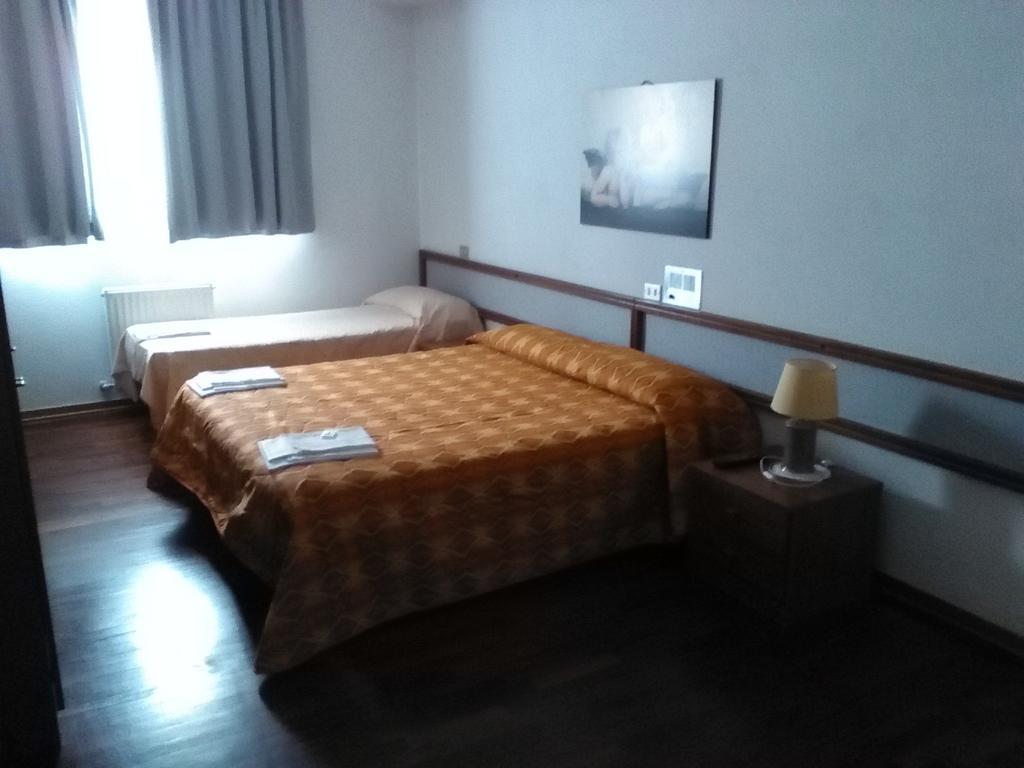 Hotel Cristallo Assergi Pokój zdjęcie