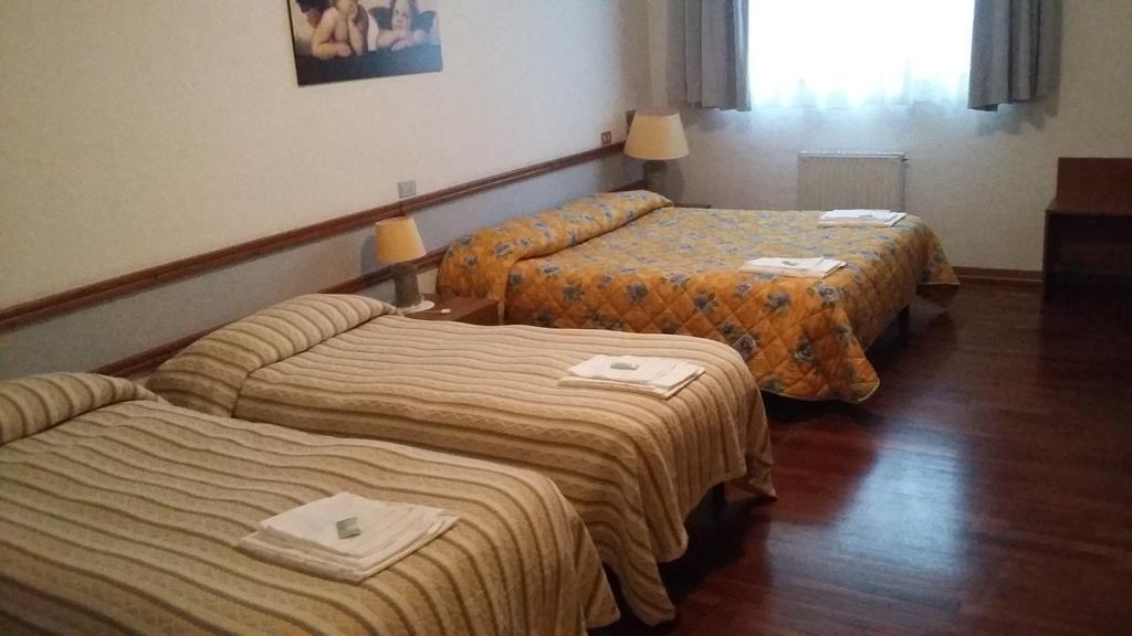 Hotel Cristallo Assergi Zewnętrze zdjęcie