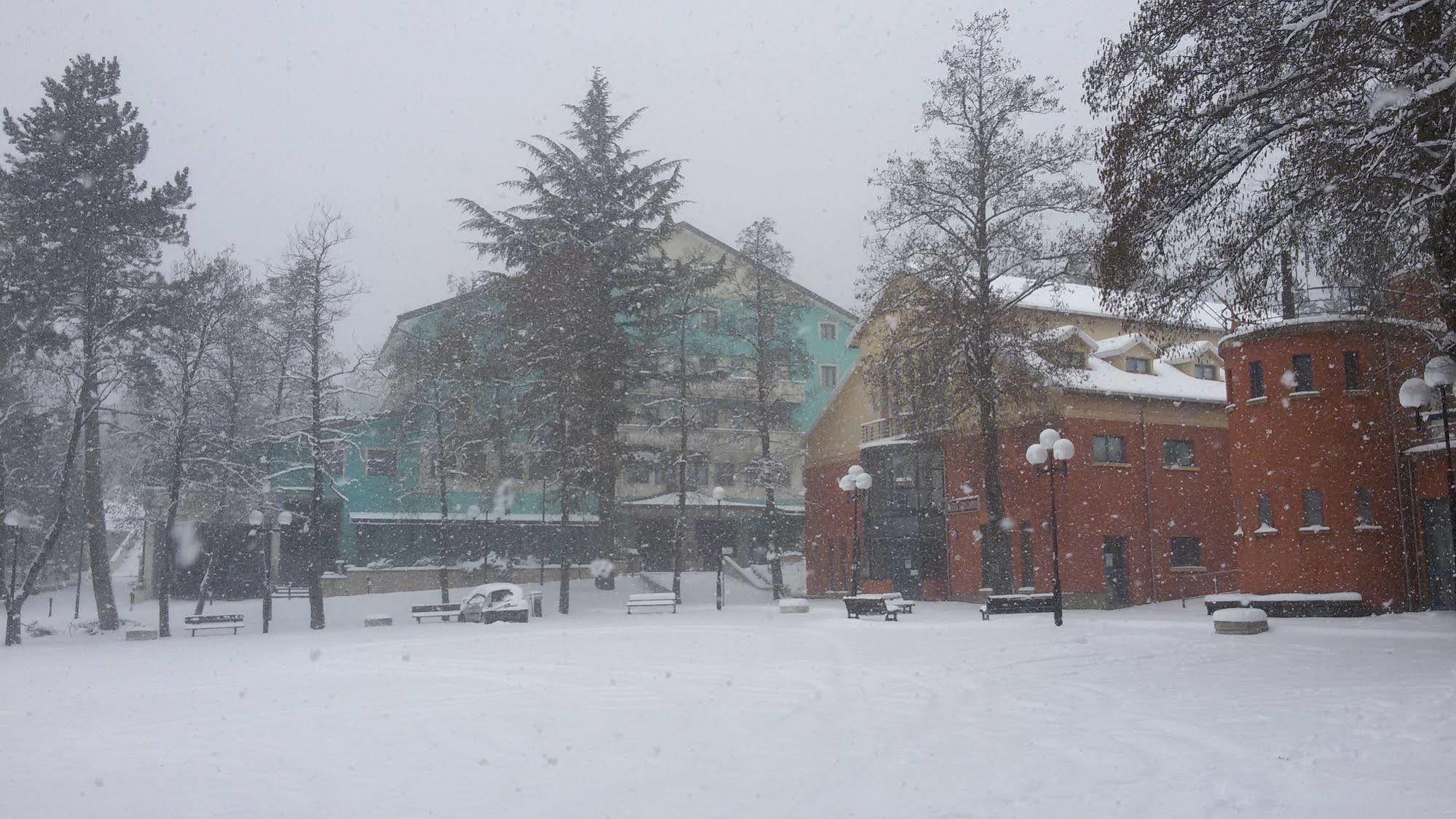 Hotel Cristallo Assergi Zewnętrze zdjęcie