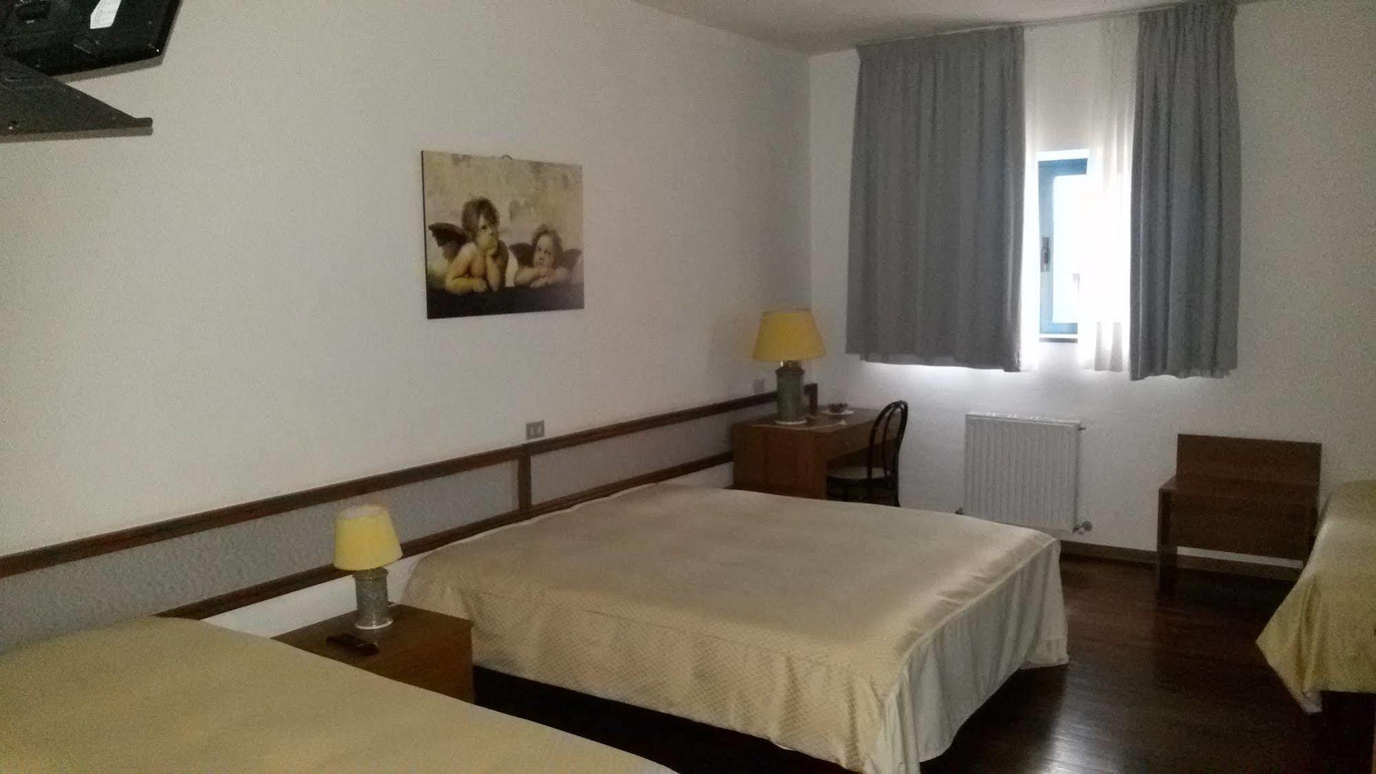 Hotel Cristallo Assergi Zewnętrze zdjęcie